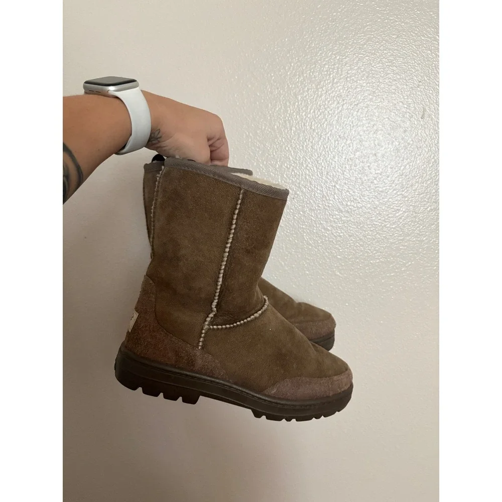 UGG Australia ultimate Short Womens Brown Suede Sheepskin Boots Size 7